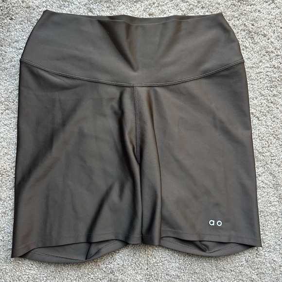 ALO bike shorts - Picture 1 of 3